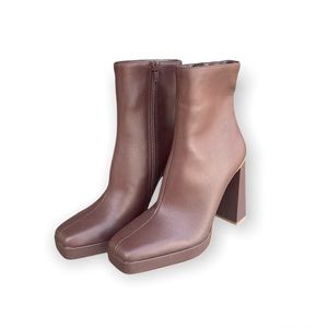 NWOT Steve Madden Women’s Boots Heeled Bootie Leather Zipper Square Toe Brown 8M